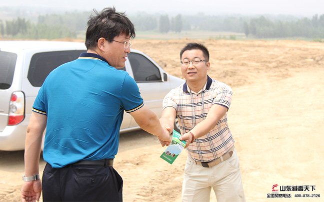 市委副书记孙吉海对于公司的藏香猪养殖项目非常支持